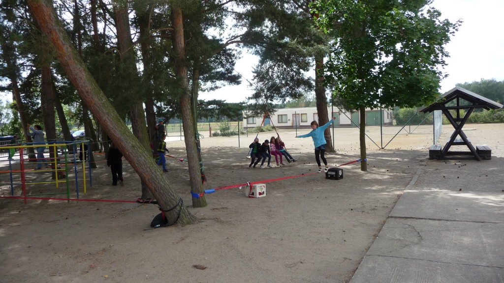 Drehschaukel und Slackline